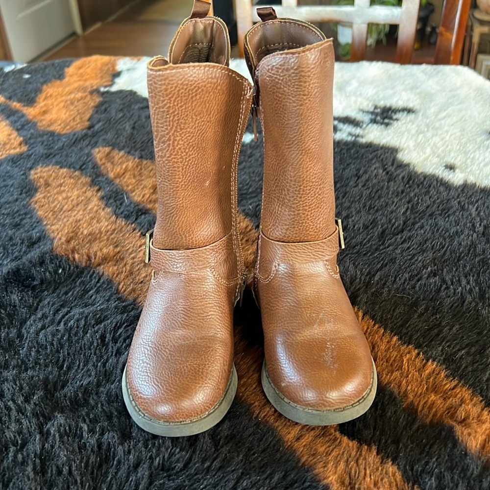 Oshkosh boots size 7M